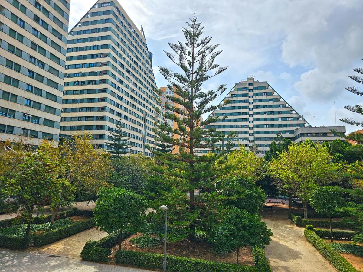 Apartamentos Las Ciencias H บาเลนเซีย ภายนอก รูปภาพ